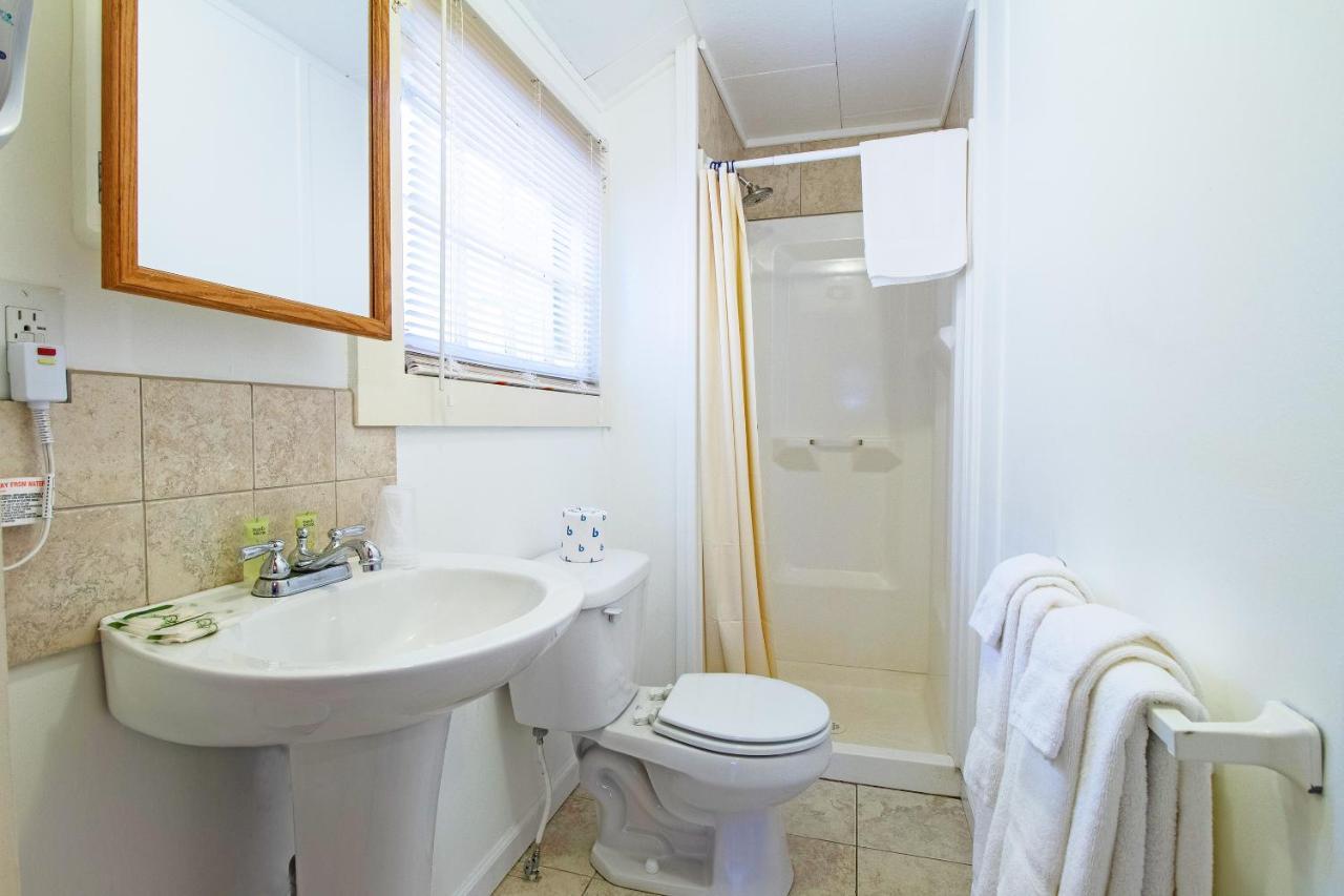 Half Moon Motel & Cottages Weirs Beach Εξωτερικό φωτογραφία