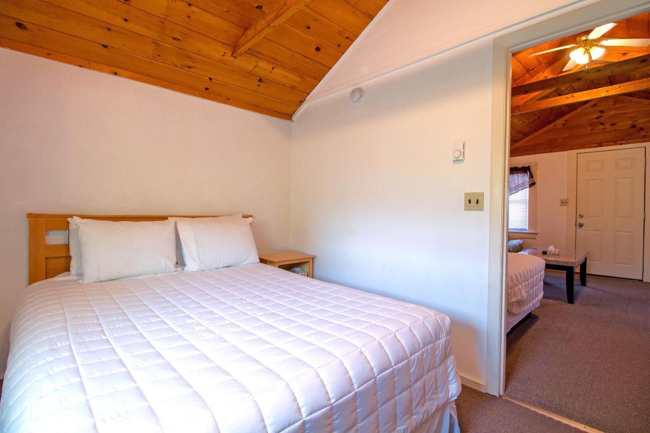 Half Moon Motel & Cottages Weirs Beach Εξωτερικό φωτογραφία
