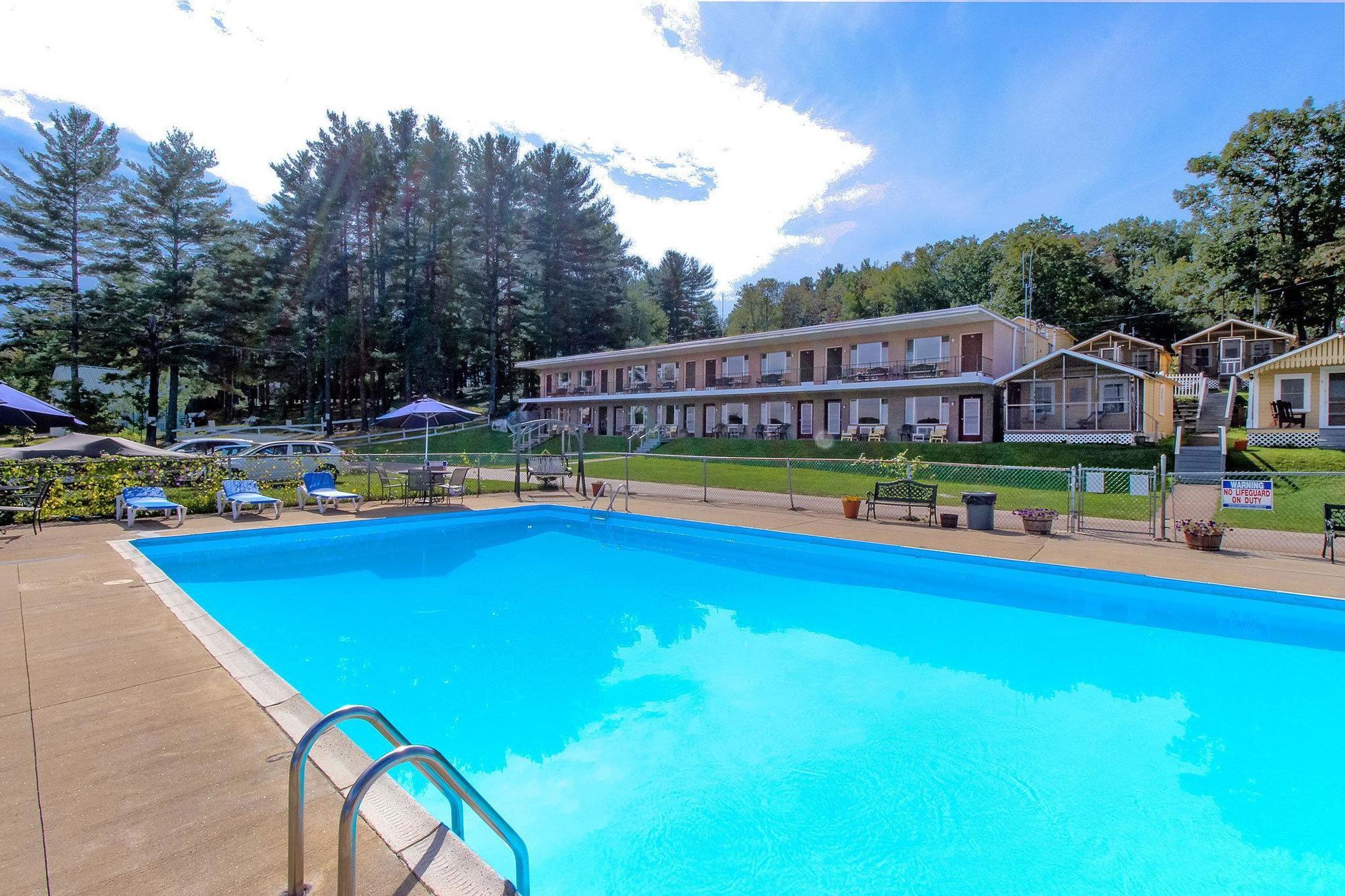 Half Moon Motel & Cottages Weirs Beach Εξωτερικό φωτογραφία