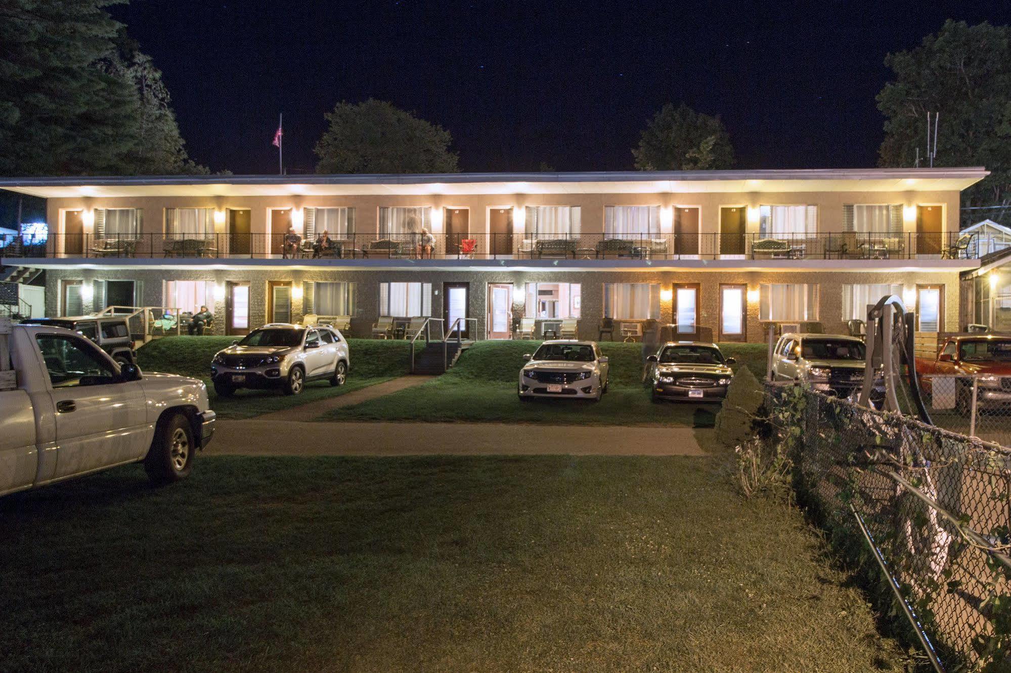 Half Moon Motel & Cottages Weirs Beach Εξωτερικό φωτογραφία